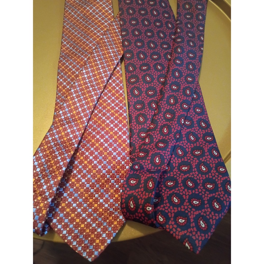 Lot of 2 Mens Silk Ties Jos A Bank Geometric & Briar Pride of England Paisley